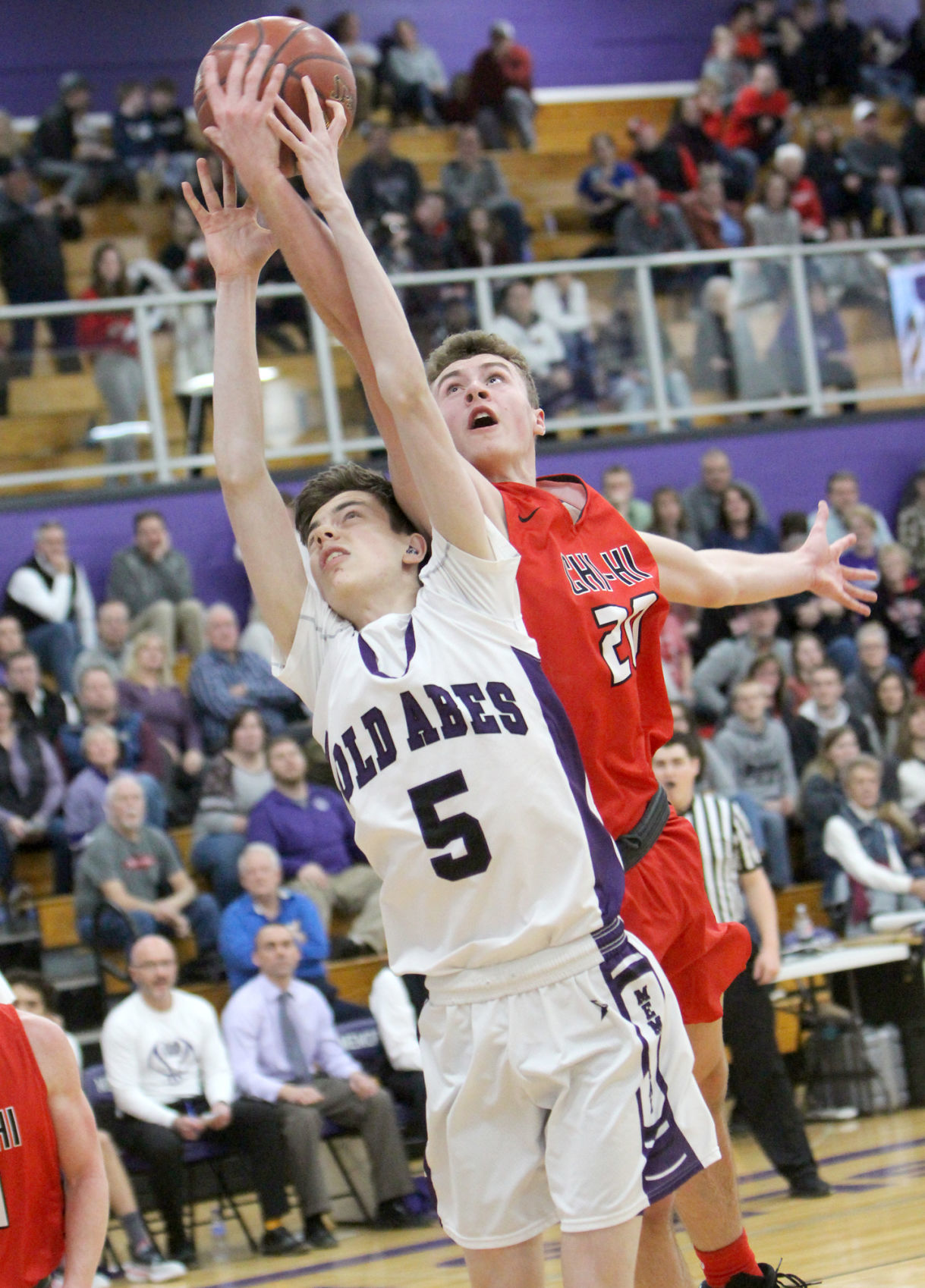 Chi-Hi boys basketball at Eau Claire Memorial 1-3-20